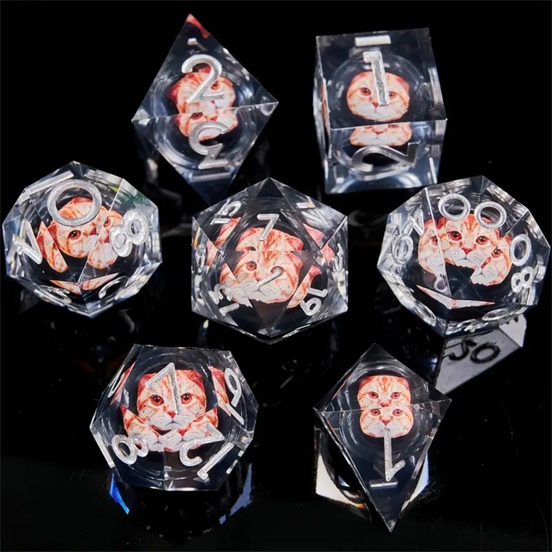 Mr Mittens – Sharp Edge Dice Set & Dice Case